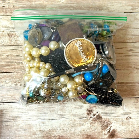 3 pounds craft jewelry-Price firm - Picture 1 of 1